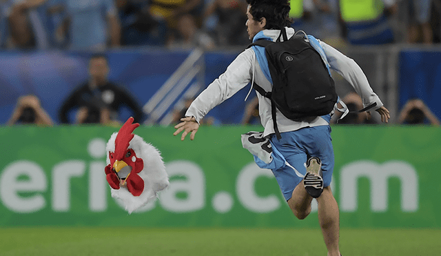 Copa América: Gonzalo Jara y la patada al hincha que le hizo ganarse el repudio de Sudamérica.