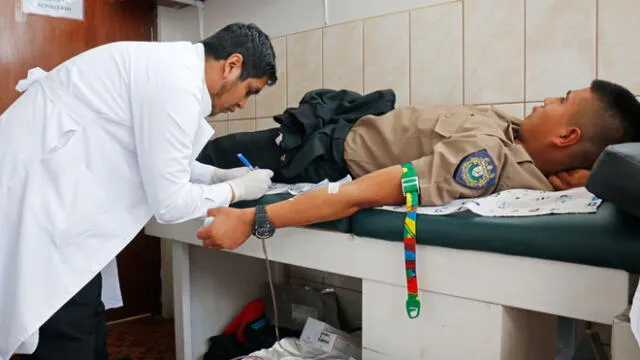 Alumnos de Escuela PNP donan sangre a Hospital Regional de Lambayeque