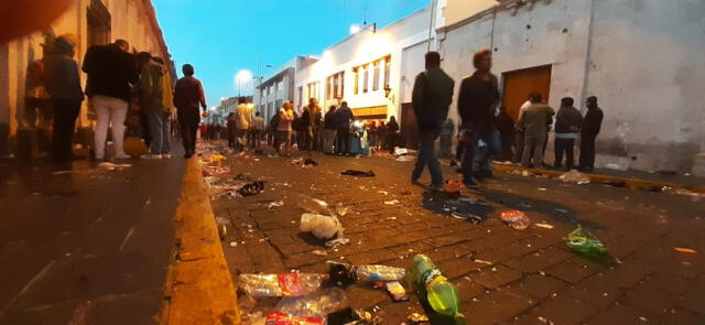 Calles del Cercado de Arequipa amanecieron colmadas de basura.