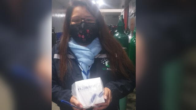 Trabajadora del 'Ángel del oxígeno'  recibió medicamento para tratamiento de Mario Romero. Créditos: Twitter.
