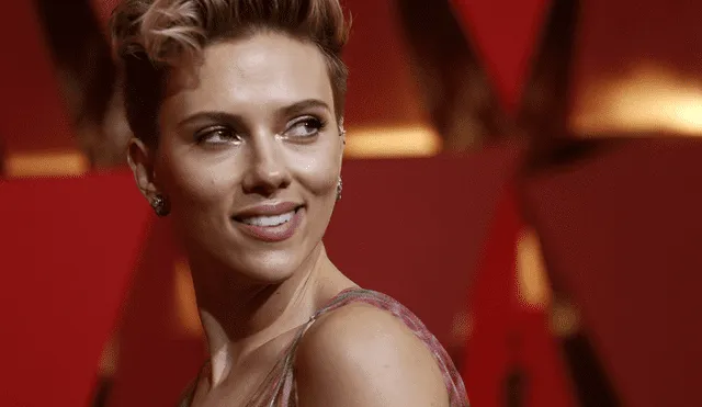 Scarlett Johansson se transforma radicalmente al someterse a reducción de busto