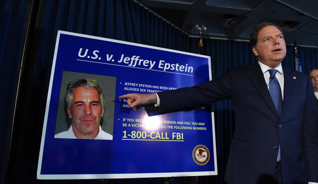 Millonario Jeffrey Epstein acusado de tráfico sexual de menores.