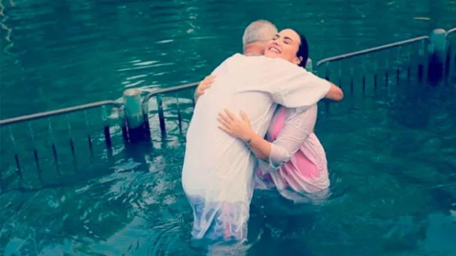 A través de Instagram, Demi Lovato compartió fotografías de lo que fue su paso por el Río Jordán.