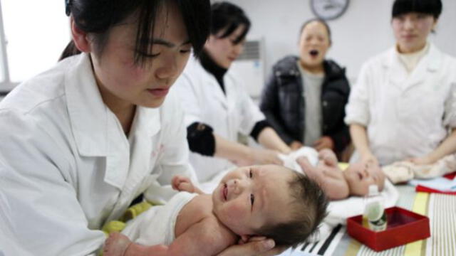 Tasa de cesáreas se redujo drásticamente en China, pero hay detalle que preocupa
