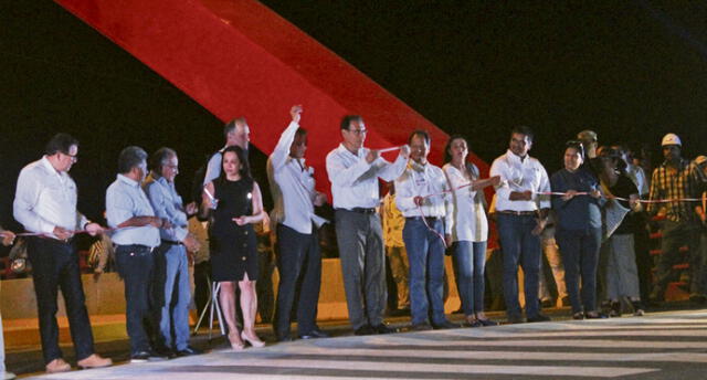 Presidente Martín Vizcarra inauguró puente Juan Pablo II en Piura