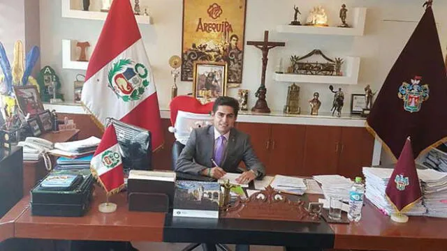 Regidor de 24 años  asumió la alcaldía provincial de Arequipa