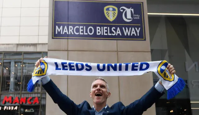 Los hinchas del Leeds United le han expresado su gratitud a Bielsa de múltiples formas. Foto: @TrinityLeeds