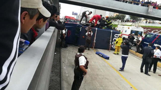 La Victoria: camión de caudales se despistó en la Vía Expresa [VIDEO] 