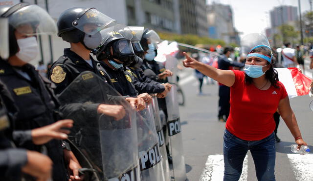 La ciudadanía en Perú ha repudiado el accionar policial durante las protestas. Foto: AFP