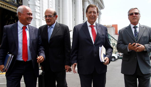 Comisión Bernales reclamó a Fernando Zavala por salida de Jaime Navach Gamio del INDECI