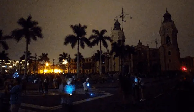 Se registra apagón en la Plaza de Armas de Lima [VIDEO]