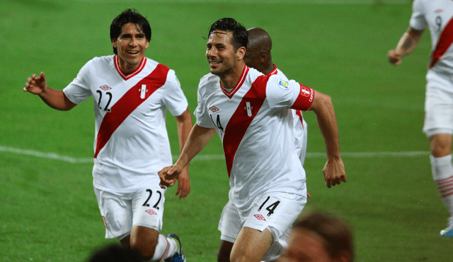 Sebastián Abreu analizó el momento que Claudio Pizarro atravesó en la selección peruana.