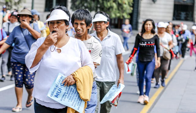 Ambulantes y comerciantes marchan contra el Municipio de Lima [FOTOS]