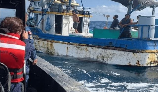 Los pescadores fueron traslaados hasta la Capitanía