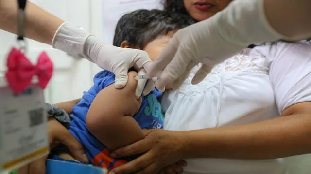 Minsa vacunó a cerca de 400 niños contra el sarampión en el Callao