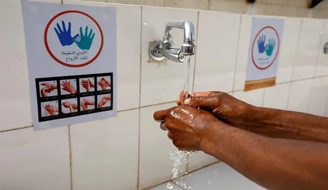 La OMS recomienda lavarse las manos con jabón y al menos por 20 segundos, con asiduidad. Foto: EFE