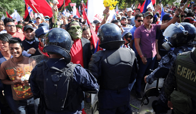 Perú y 6 gobiernos latinoamericanos apoyan recuento de actas en Honduras