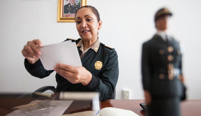 Perú: Los funcionarios hombres ganan 14% más que una mujer 