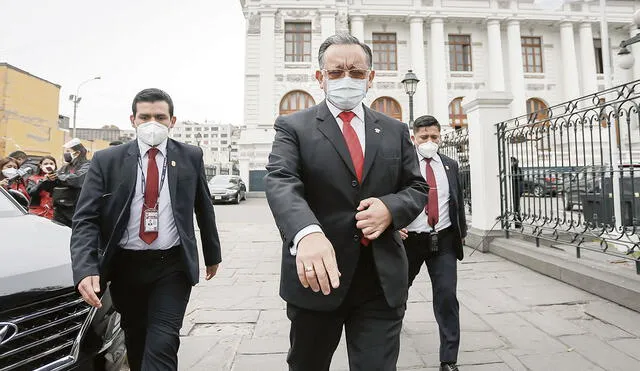 Responde. Edgar Alarcón, acusado por corrupción, desliza que es víctima de una persecución política. Foto: Antonio Melgarejo.