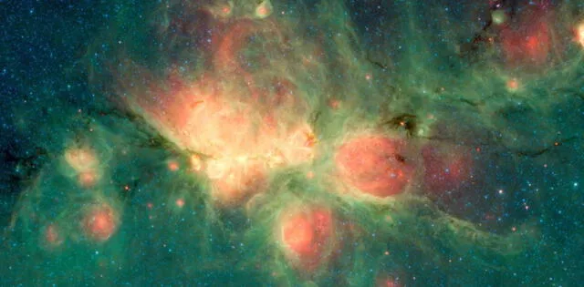 La antimateria pudo haber sido producida en cantidades similares a la materia. ¿Habrá, por ejemplo, un reflejo de la Nebulosa Pata de Gato? | Foto: NASA