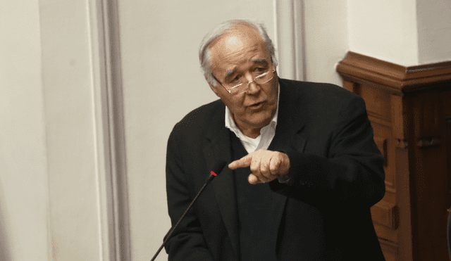 García Belaunde plantea que referéndum incluya adelanto de elecciones generales