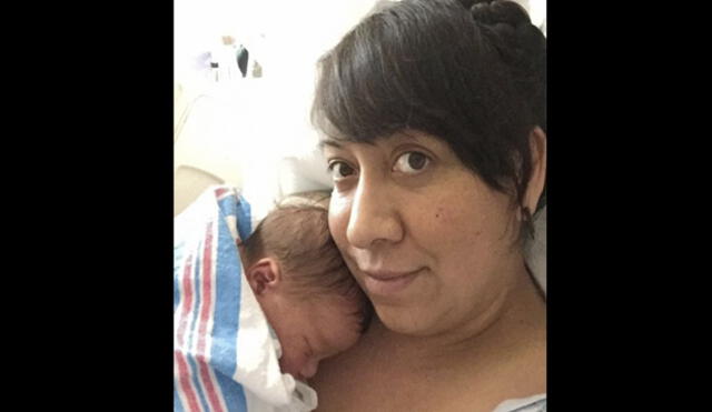 Bebé nació sosteniendo el sistema anticonceptivo de su madre en una de sus manos [FOTO]