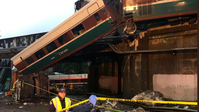 EE.UU.: tren se descarrila y deja 6 muertos y varios heridos [VIDEO]