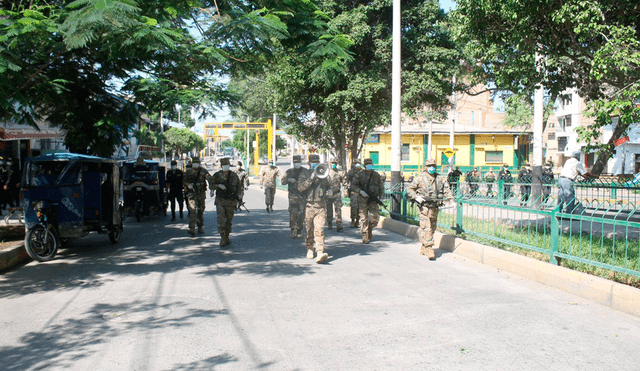 Más de 250 agentes participaron del patrullaje en las principales calles de Sullana.