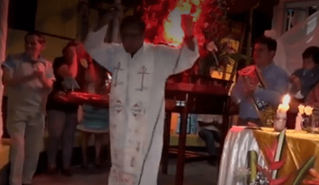 En Facebook, un sacerdote sorprendió a los pobladores de la selva peruana con su singular predicación.