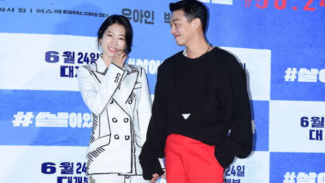 Desliza para ver más fotos de 
Park Shin Hye y Yoo Ah In en la conferencia de prensa de la película coreana #Alive. Créditos: Osen