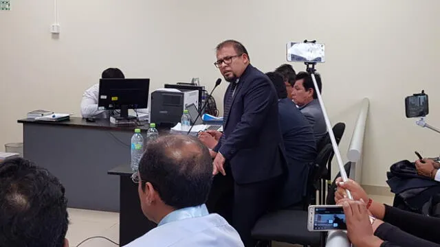 Alcalde provincial de Arequipa acudió hoy al juzgado en la Corte de Justicia de Arequipa