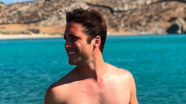 Diego Boneta publica sensual foto en la playa y fans enloquecen