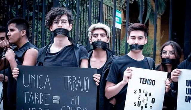 “He pensado en suicidarme”: universitarios de Chile protestan por sobrecarga académica de su facultad  [VIDEO]