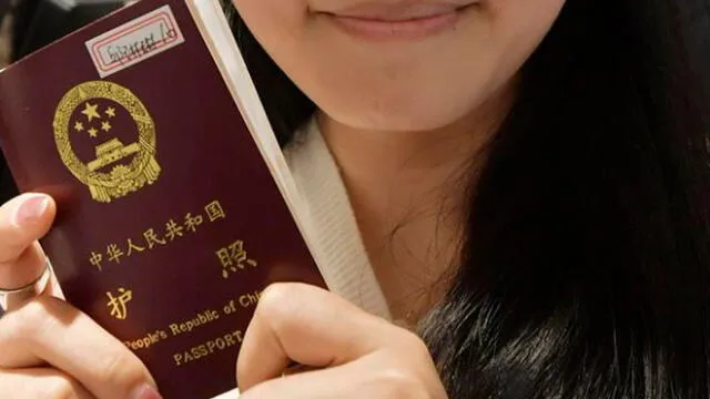 Pasaporte chino. Foto: DW.