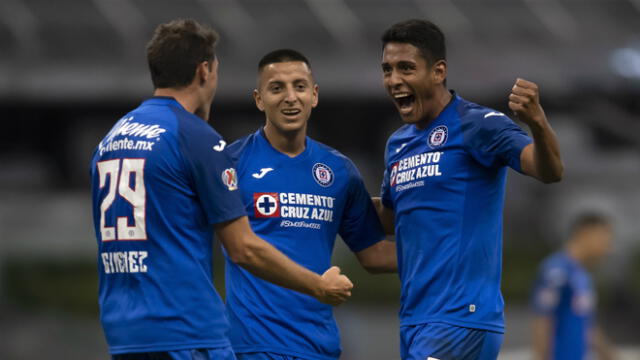 Después de dos derrotas seguidas, Cruz Azul volvió al triunfo con un 3-0 sobre Santos Laguna. (Fuente: Mexsport)