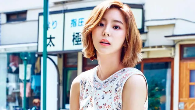 Kim Yu Jin, más conocida por su nombre artístico Uee, es una cantante y actriz surcoreana.