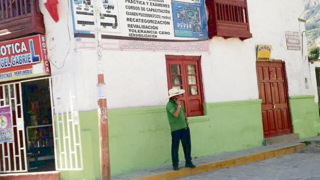 Trabajadores de municipio hacen campaña para exalcalde de Arequipa