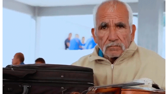 Anciano fue encarcelado tras defenderse de delincuente que le arrebató su violín