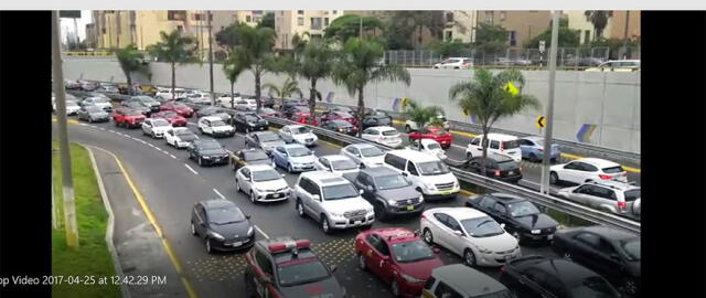 Quejas por el tránsito en la Av. Javier Prado [VIDEO]