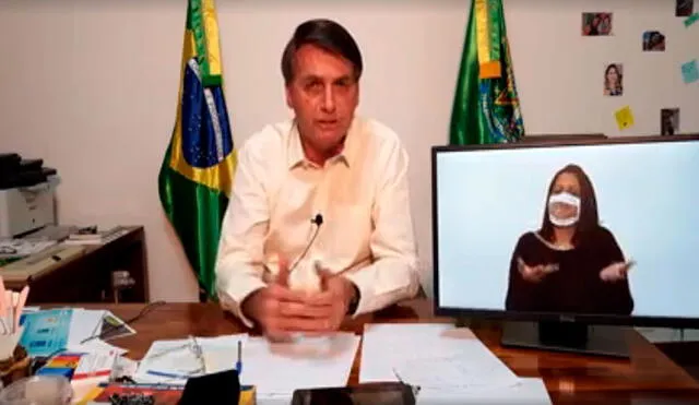 El mandatario Jair Bolsonaro en una transmisión en directo. Foto: captura
