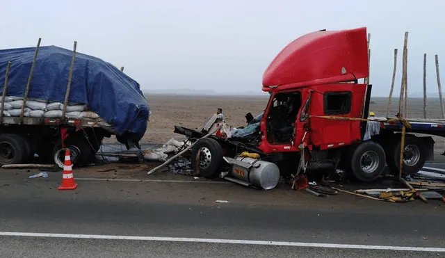 Áncash: chofer muere en choque de tráileres en carretera panamericana norte en Huarmey