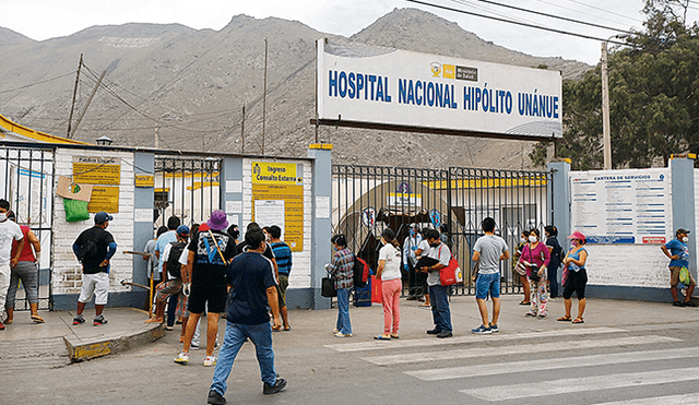 Colas. Ningún paciente derivado de hospitales ha sido atendido. Foto: Carlos Contreras.