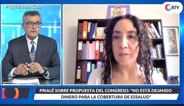 Giovanna Prialé en RTV Economía, conducido por el periodista Rumi Cevallos. Foto: Captura.