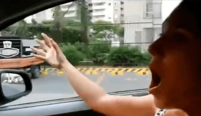 Facebook: le roban el celular a chica por hacer 'streaming' con la ventana del auto abierta [VIDEO] 