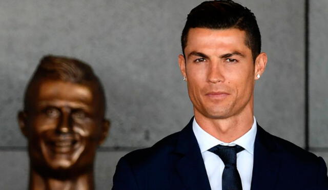 Extraño busto de Cristiano Ronaldo desata hilarantes memes en Twitter [FOTOS]