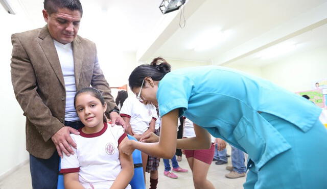 Minsa vacunará a 200 mil niñas a nivel nacional para prevenir cáncer de cuello uterino