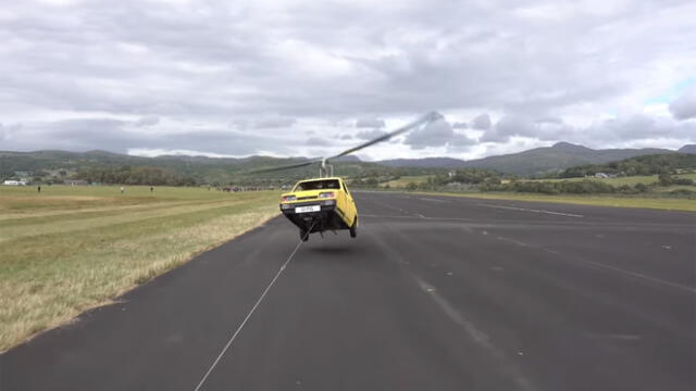Facebook: Quiere convertir su auto en un helicóptero, pero el resultado es aterrador [VIDEO]