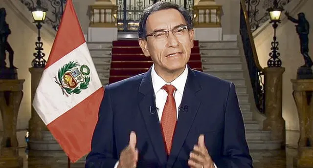 Vizcarra anuncia salida de ministro Tuesta y que cobrará deudas millonarias
