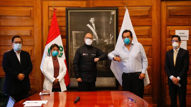 Víctor Zamora dialogó con los representantes de la Federación Médica Peruana. Créditos: Twitter.