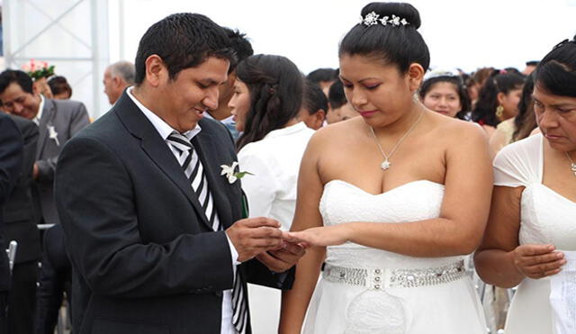 San Juan de Miraflores: más de 200 parejas se casaron en boda comunitaria 